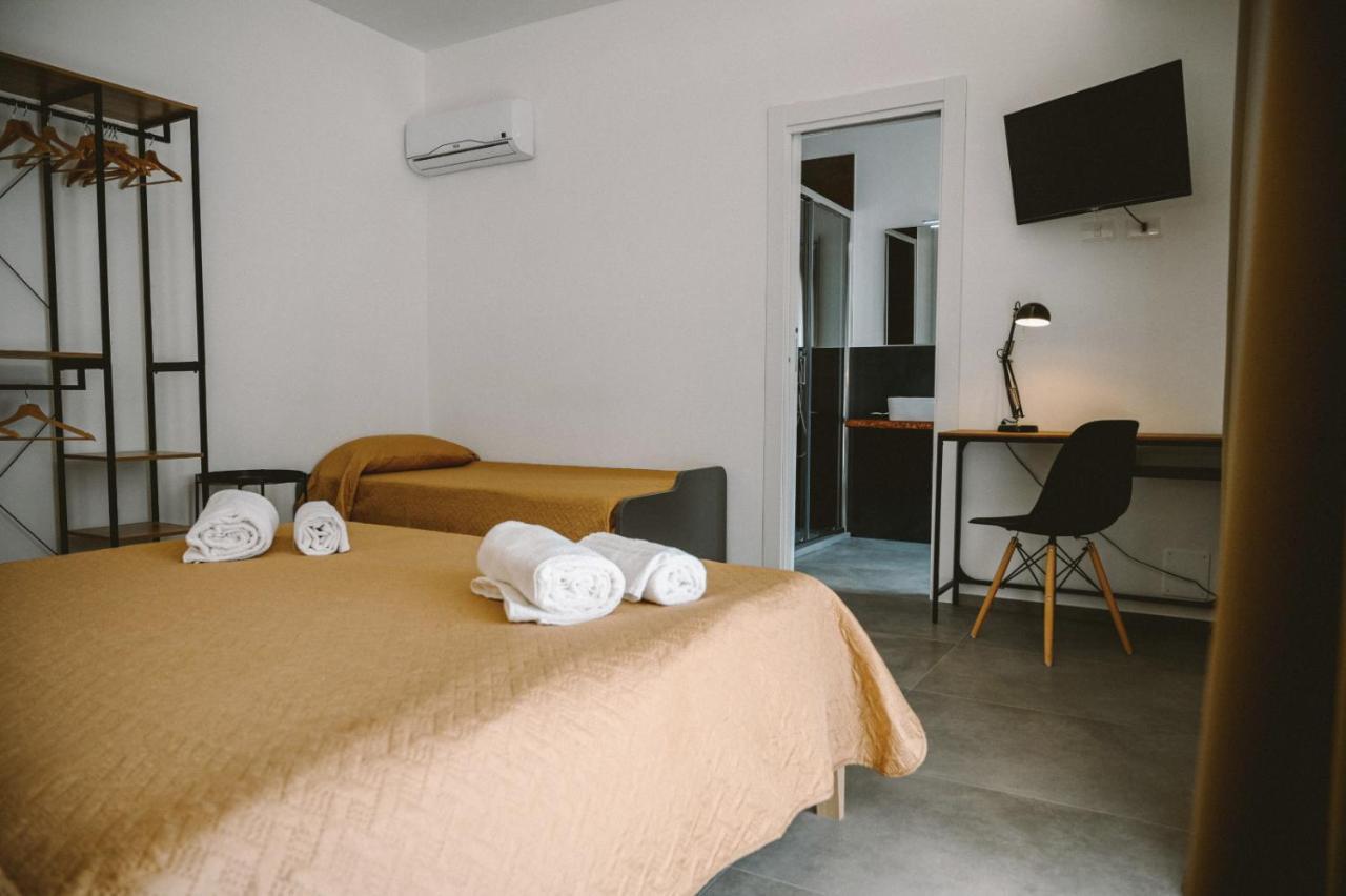 Ermes Bed & Breakfast Avola Bagian luar foto