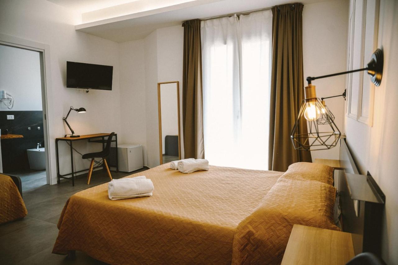 Ermes Bed & Breakfast Avola Bagian luar foto