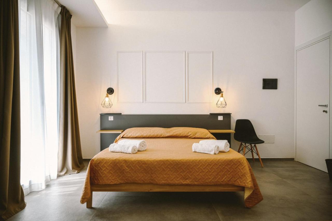 Ermes Bed & Breakfast Avola Bagian luar foto