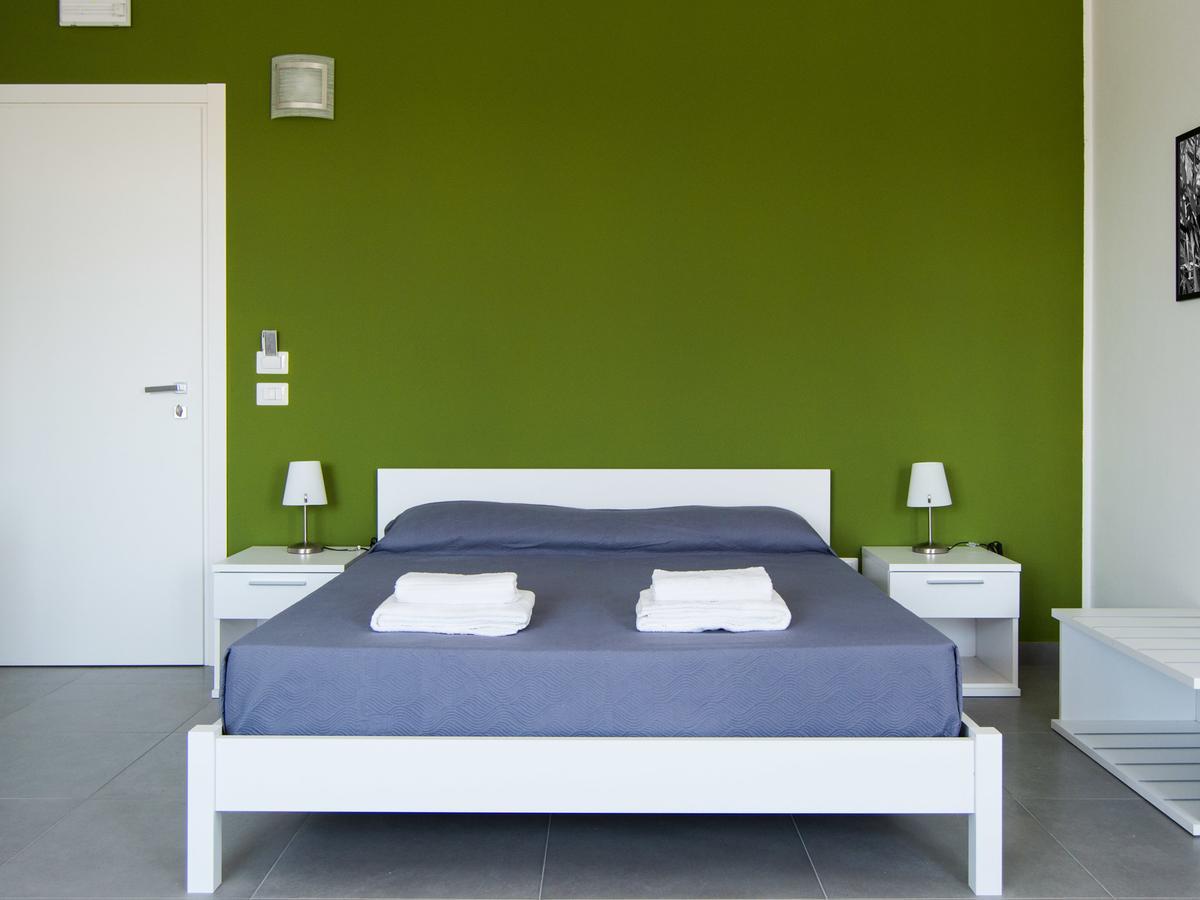 Ermes Bed & Breakfast Avola Bagian luar foto