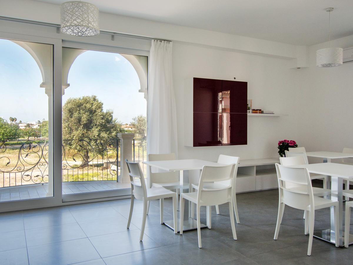 Ermes Bed & Breakfast Avola Bagian luar foto