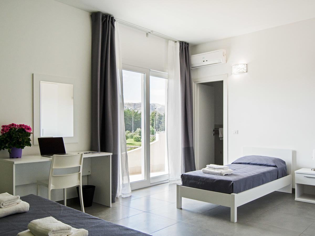 Ermes Bed & Breakfast Avola Bagian luar foto