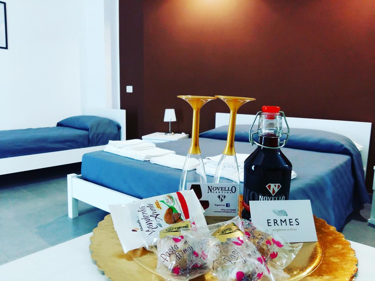 Ermes Bed & Breakfast Avola Bagian luar foto