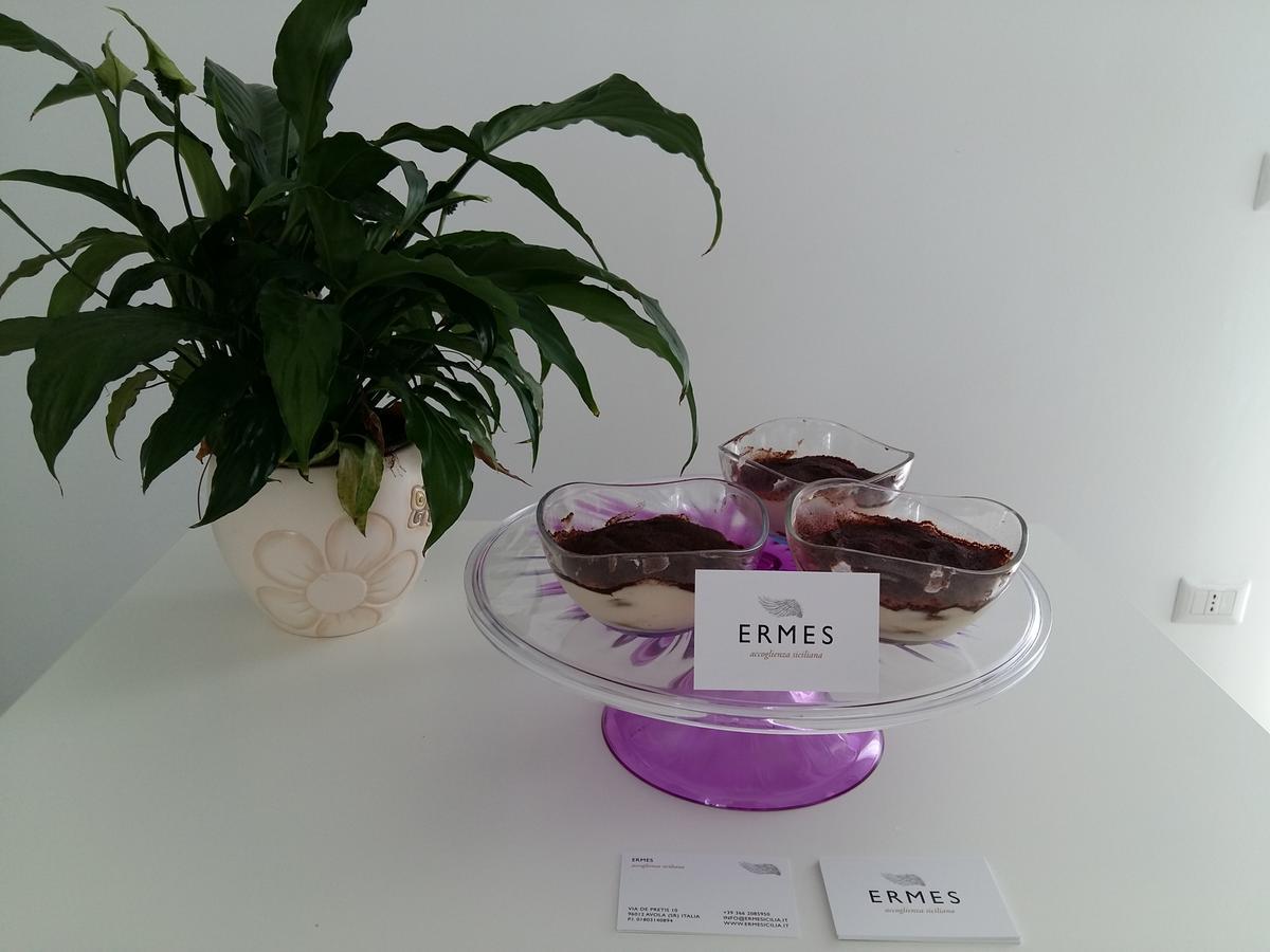 Ermes Bed & Breakfast Avola Bagian luar foto