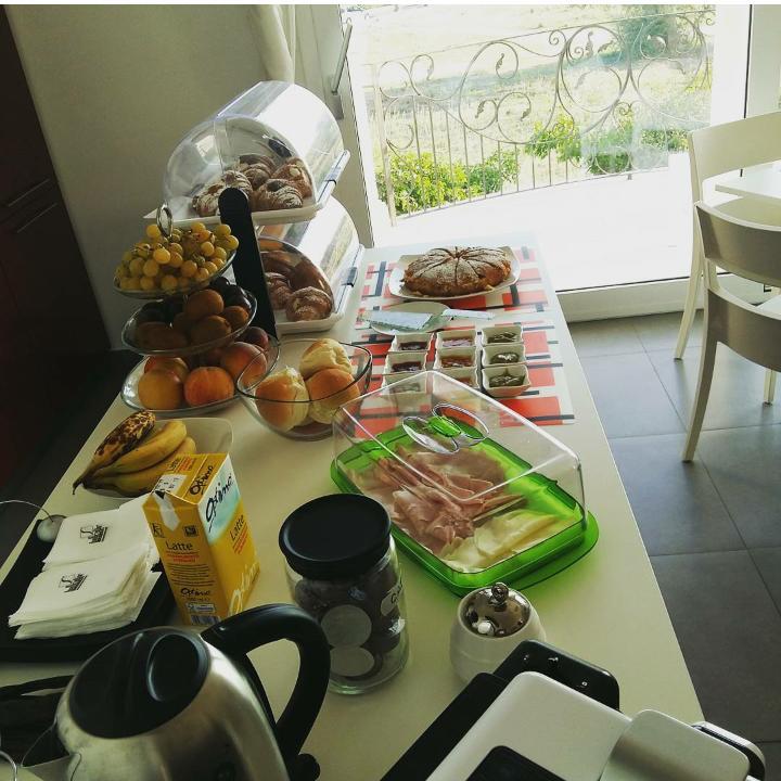 Ermes Bed & Breakfast Avola Bagian luar foto