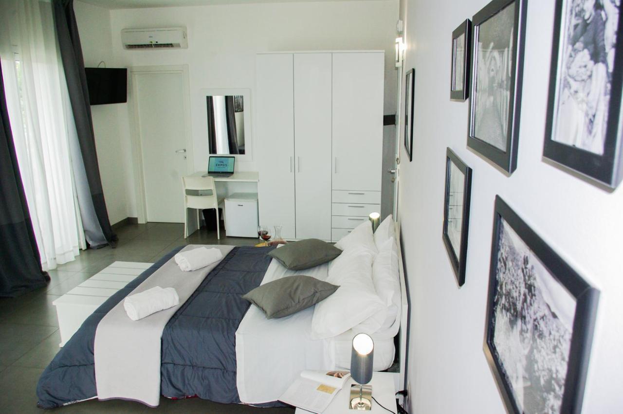 Ermes Bed & Breakfast Avola Bagian luar foto